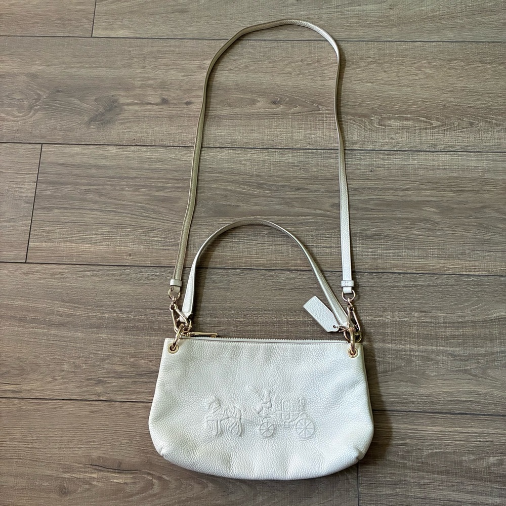 Coach Elegant Cream Leather Shoulder Bag